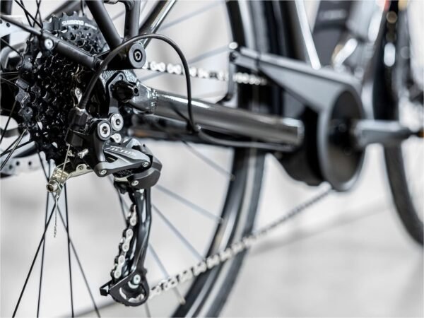 Vélo Électrique Trek Verve+ 2 Stagger Shimano Acera/Altus 9V 300 Wh Noir 2023 – Image 5